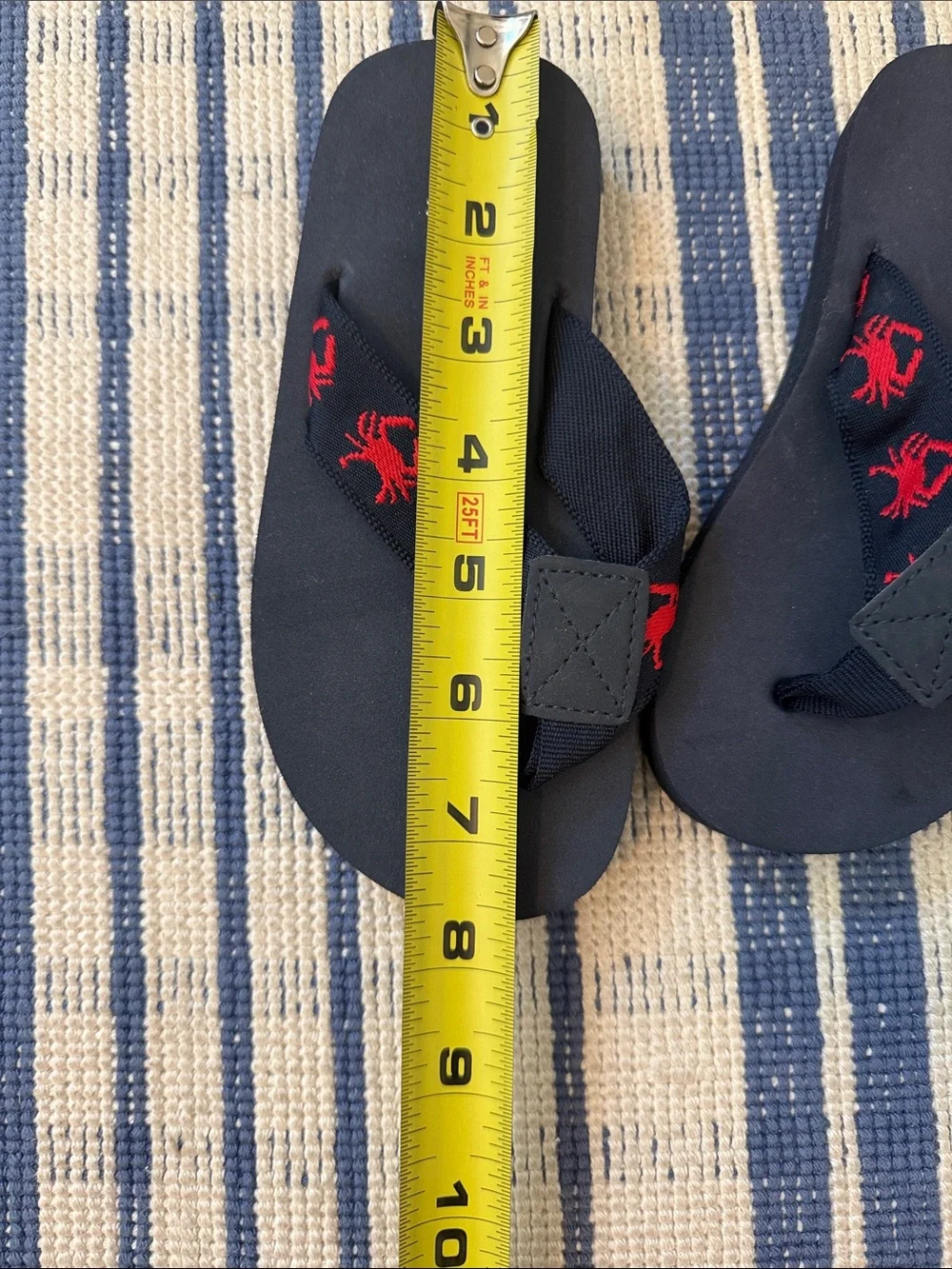 Boys size 12T crewcuts crab embroidered flip flops
